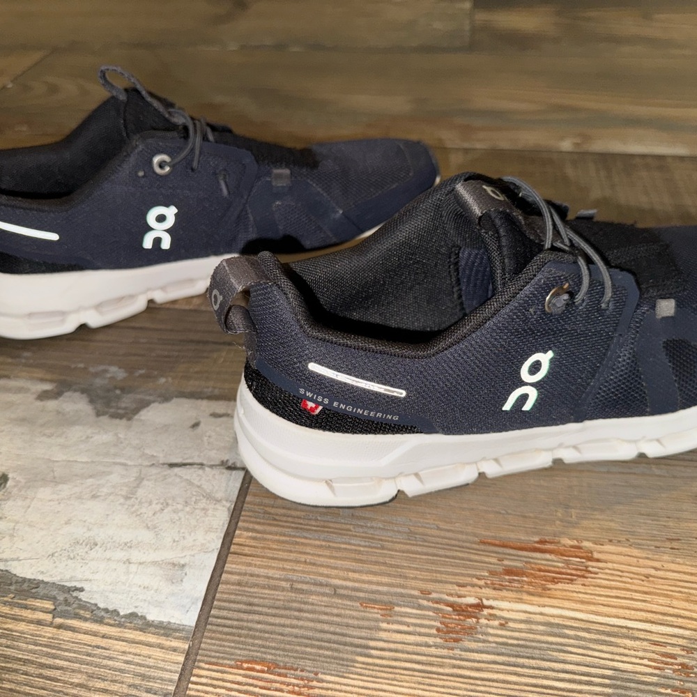 On Kids Cloud Sky Sneakers (Midnight/Black).